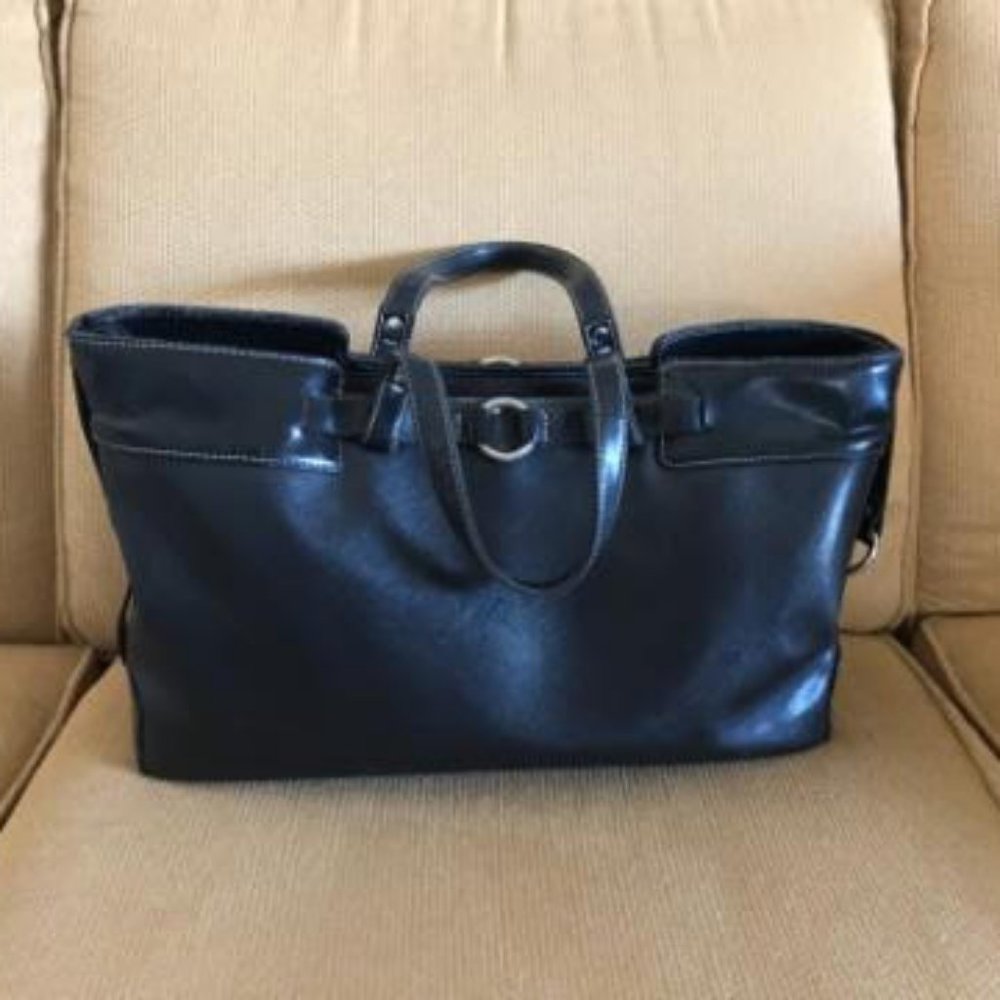 Kenneth Cole REACTION heavy duty zippered tote great for carrying laptop/tablet